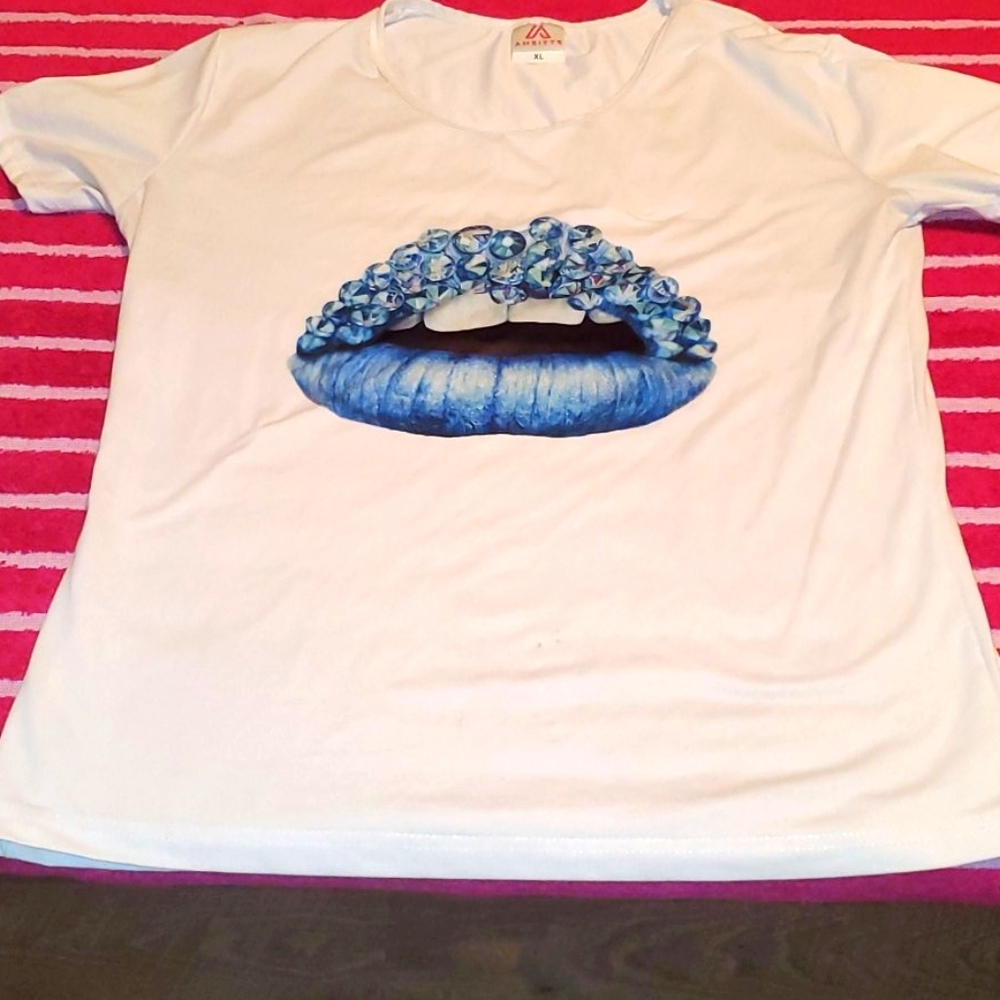 xl women shirt bling lips